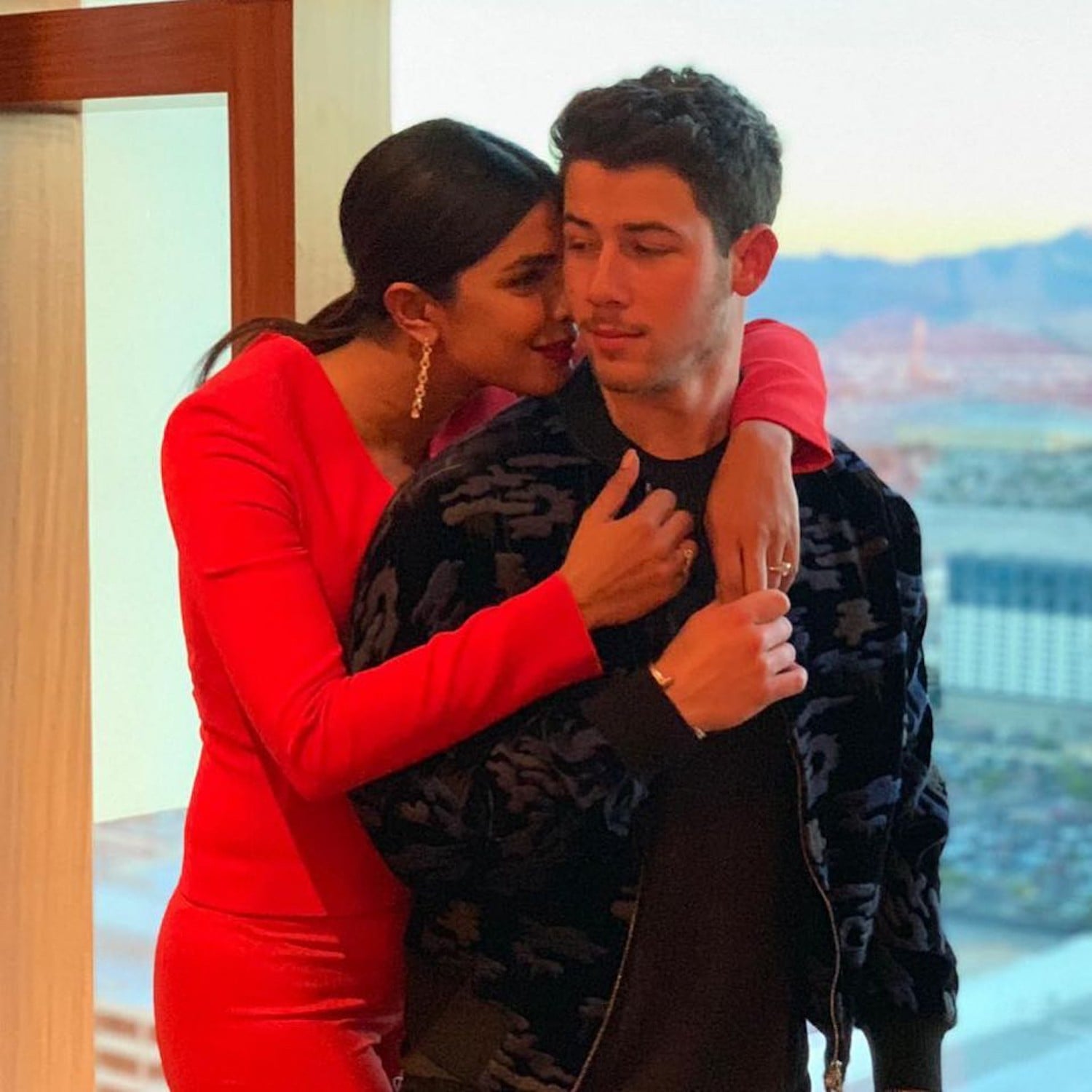 Nick Jonas And Priyanka Chopra S Cutest Pictures Popsugar Celebrity