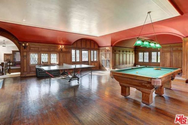 Kat Von D Buys House From Cheaper by the Dozen