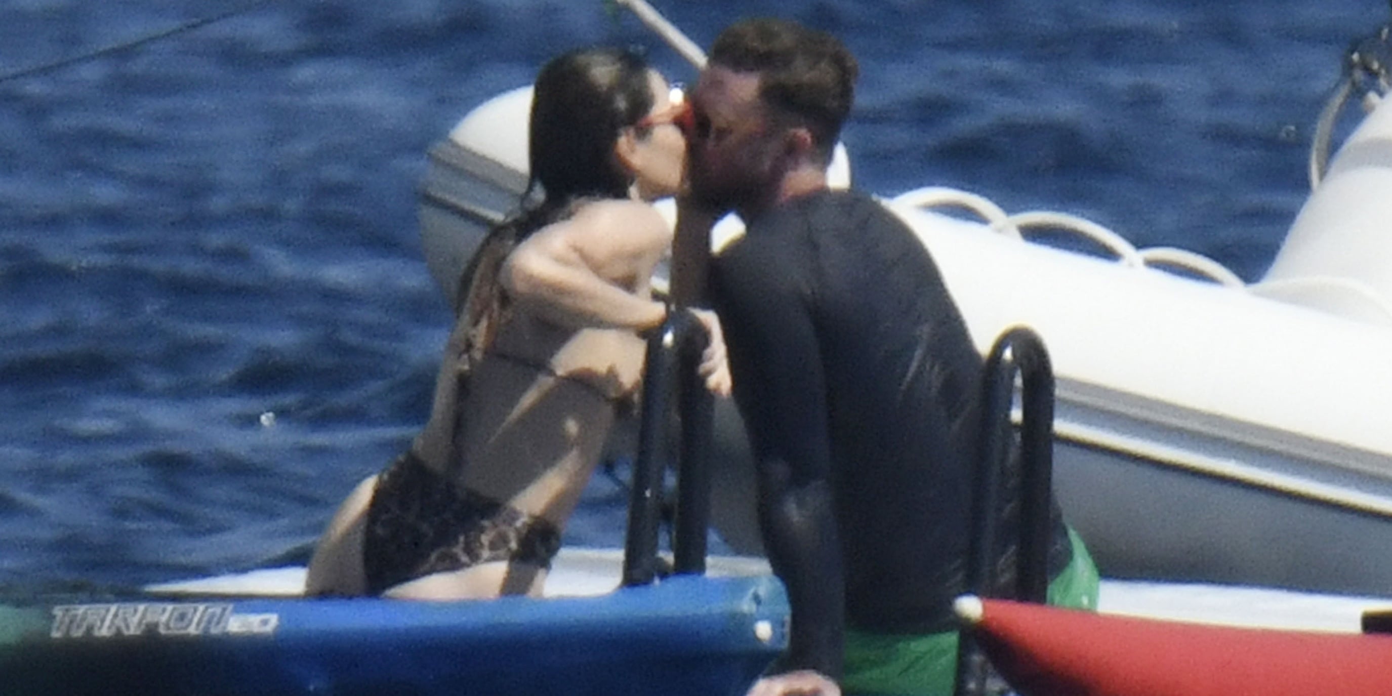 Justin Timberlake & Jessica Biel Slow Dance On Yacht: Photos