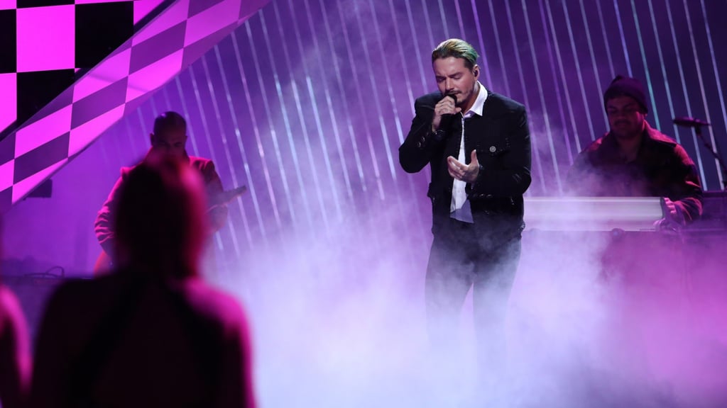 J Balvin Performing "Sigo Extrañándote"