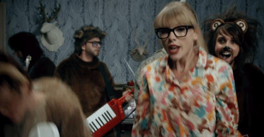 "We Are Never Ever Getting Back Together" Costume Idea
