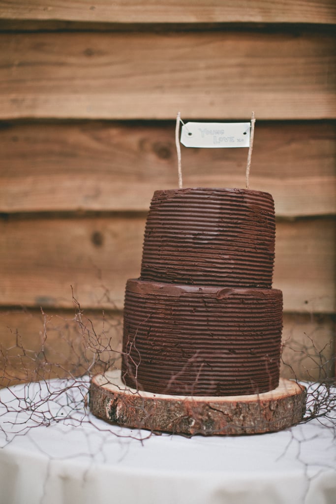 For the couple that loves chocolate, this two-layered, rustic-style cake is all about the bare minimum, and we mean that in a good way.