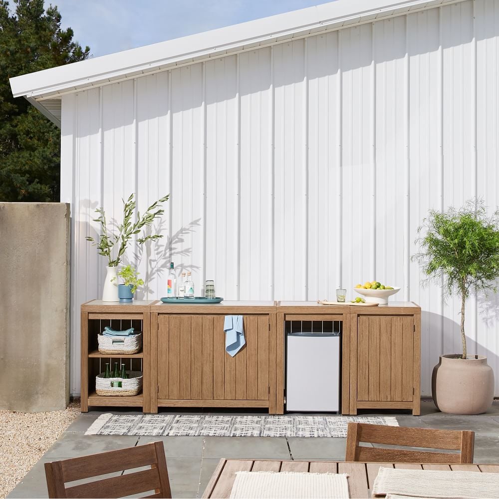 An Outdoor Kitchen: Portside Outdoor Full Kitchen Set