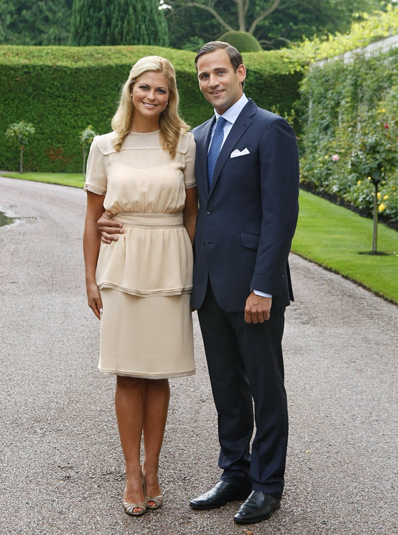 A Neutral-Colored Short-Sleeved Dress So Perfect For a Banquet