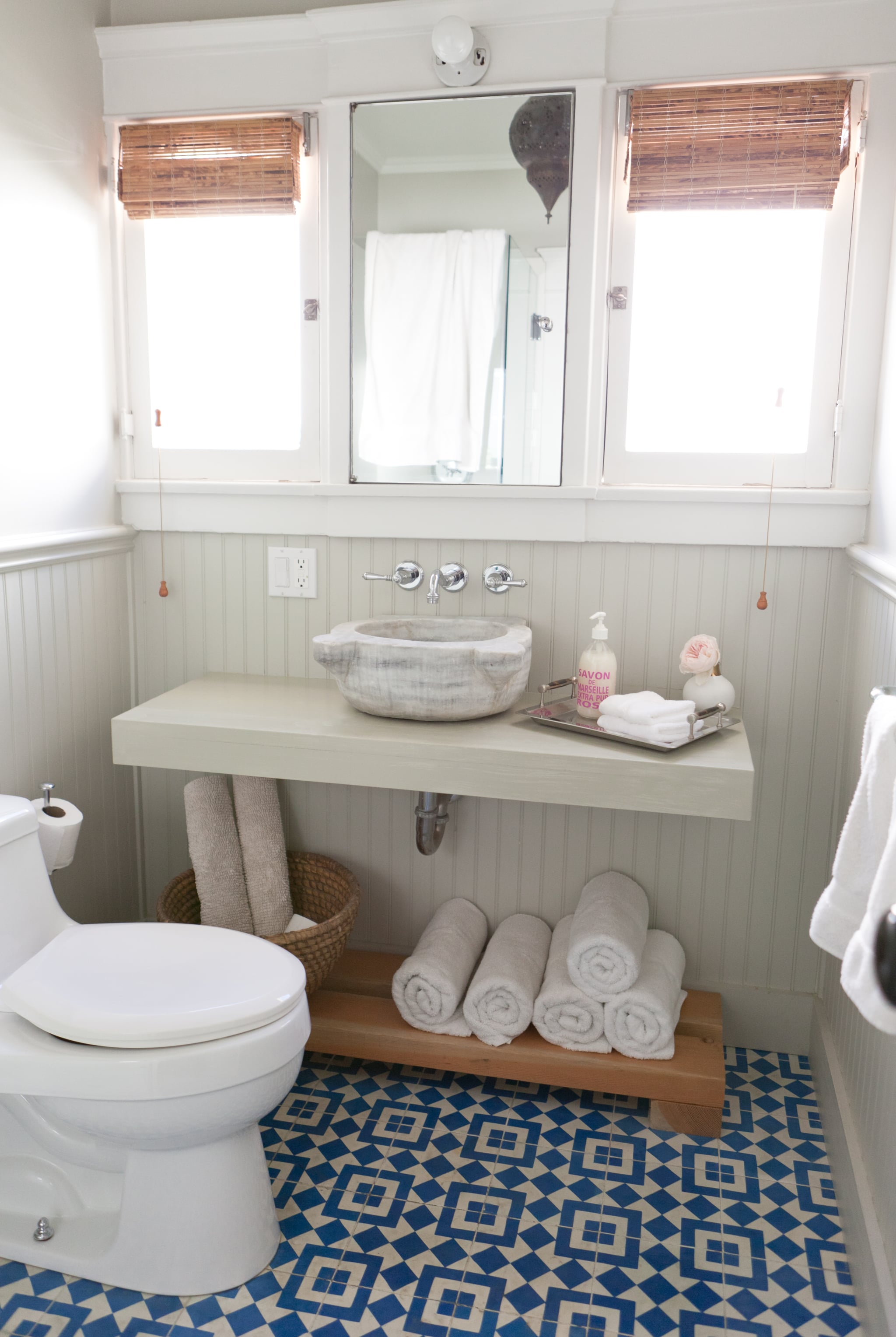 Organize the space under the bathroom sink - LIFE, CREATIVELY ORGANIZED