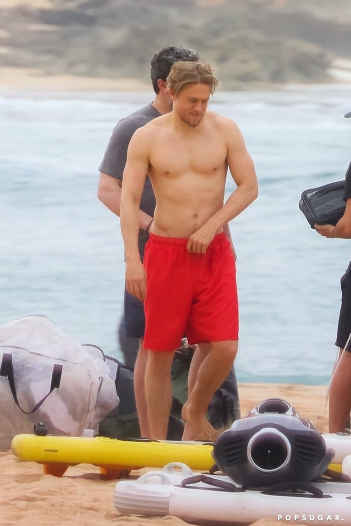 Shirtless-Charlie-Hunnam-Hawaii-Pictures