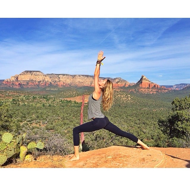 Gisele Bündchen did yoga during a hike in Sedona, AZ.
Source: Instagram user giseleofficial