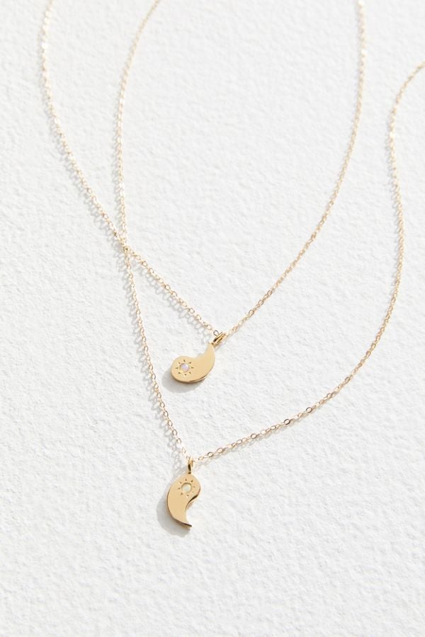 Merewif Yin + Yang BFF Necklace Set | 26 Delicate Pieces of ...