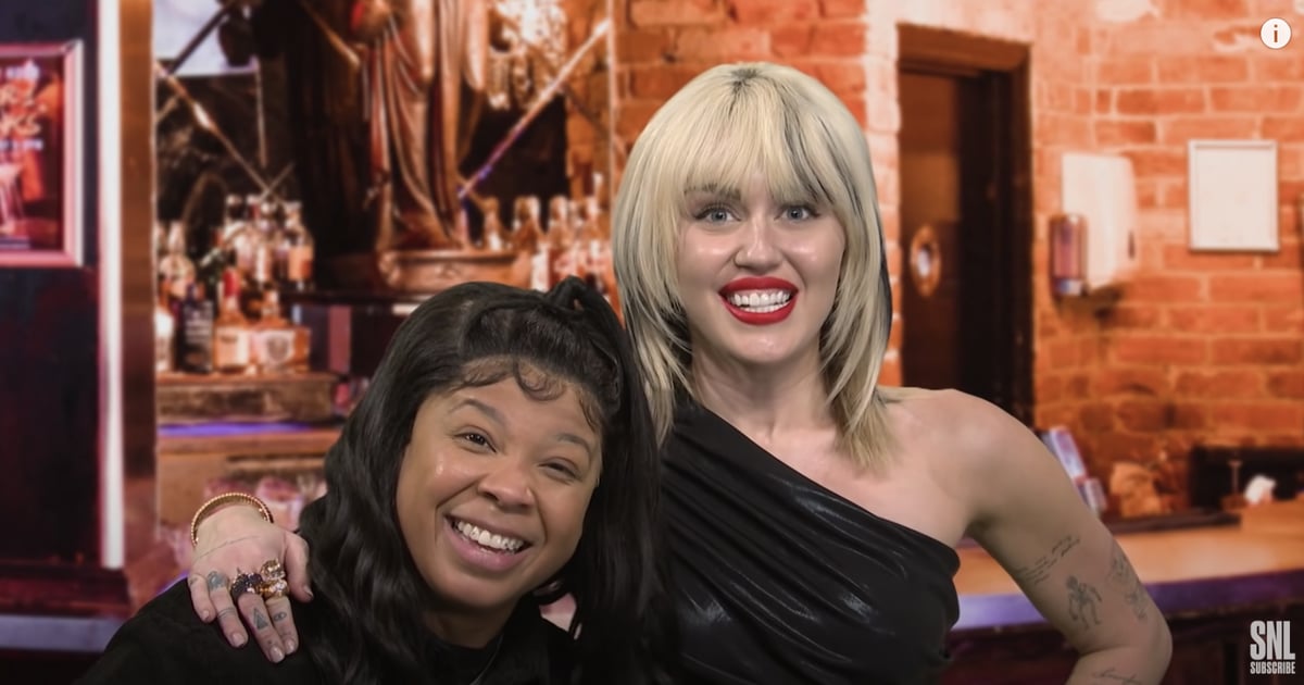 Photo of Miley Cyrus Makes a Surprise Appearance in SNL’s Hilarious Christmas Cards Sketch