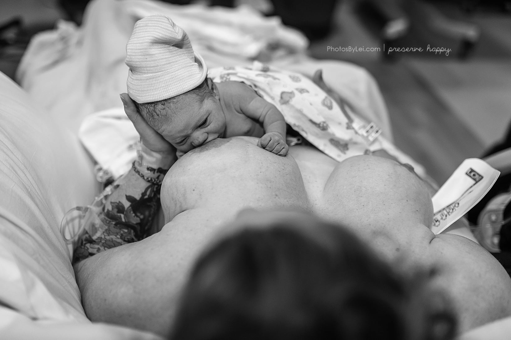 Breast crawl newborn top