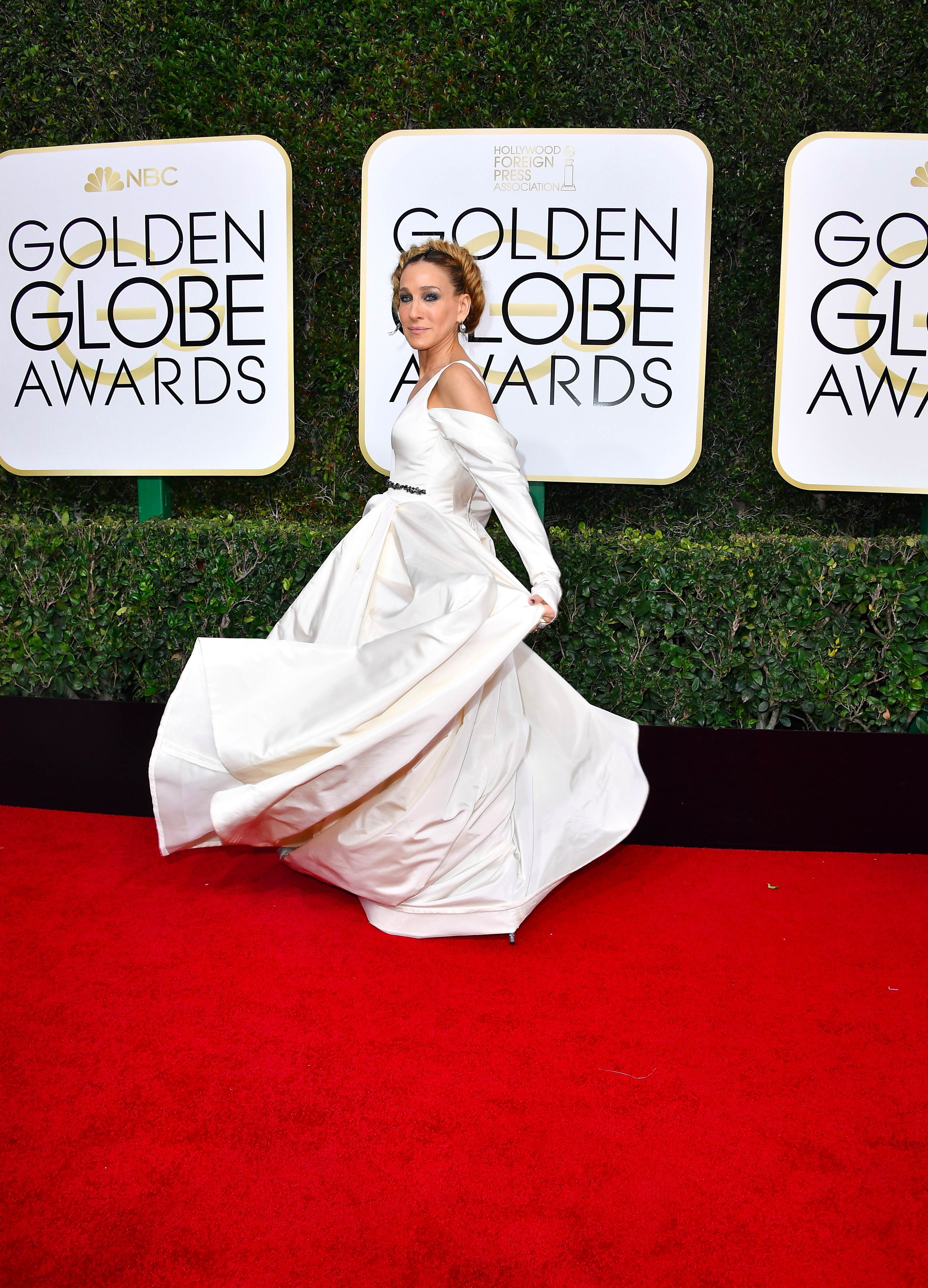 sarah jessica parker golden globes dress Parker's at 2017 awesome socks