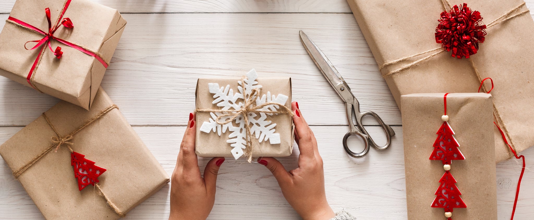 The simple way to wrap round gifts 🎁 cut enough paper to wrap around , How To Wrap A Presents