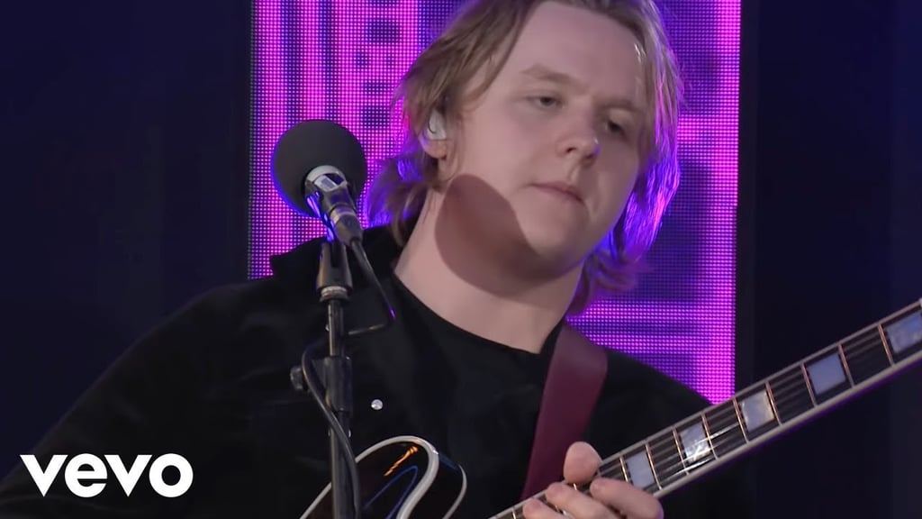 Lewis Capaldi Covers Britney Spear's "Everytime" in the BBC Radio 1 Live Lounge in 2022