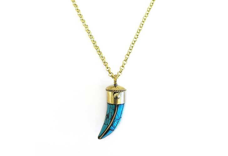 <B>Must Have Fashion</b>