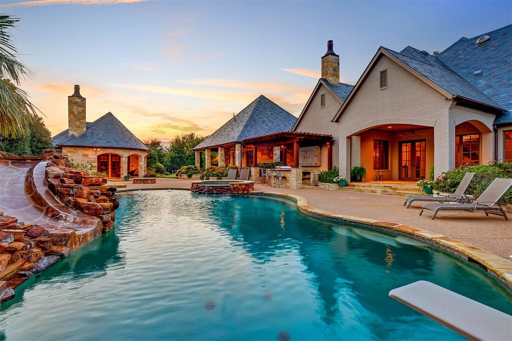 Selena Gomez Selling Her Texas Mansion
