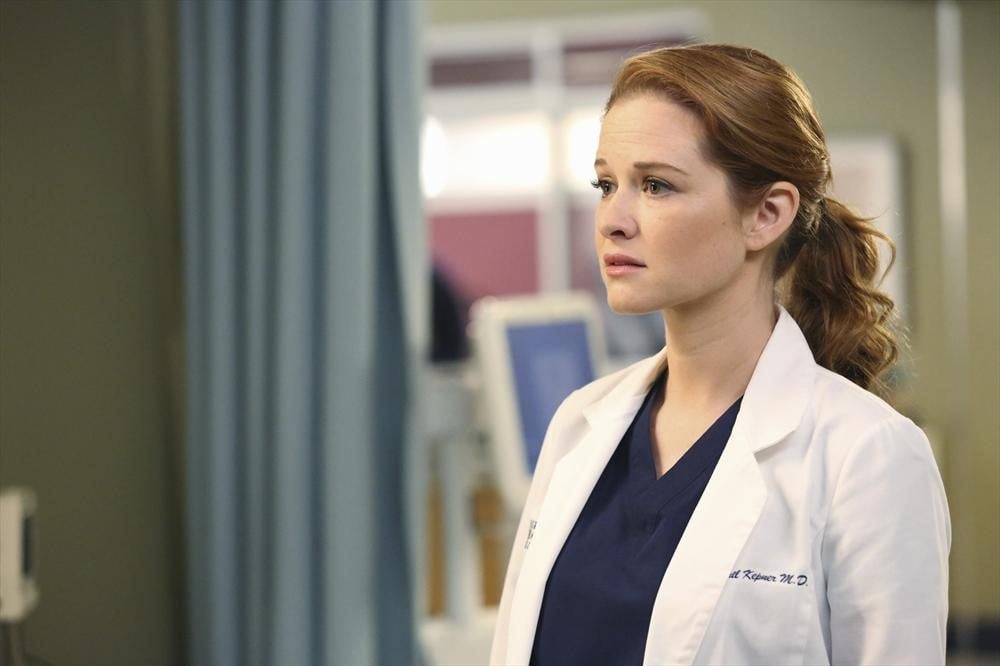 Sarah Drew plays Dr. April Kepner.