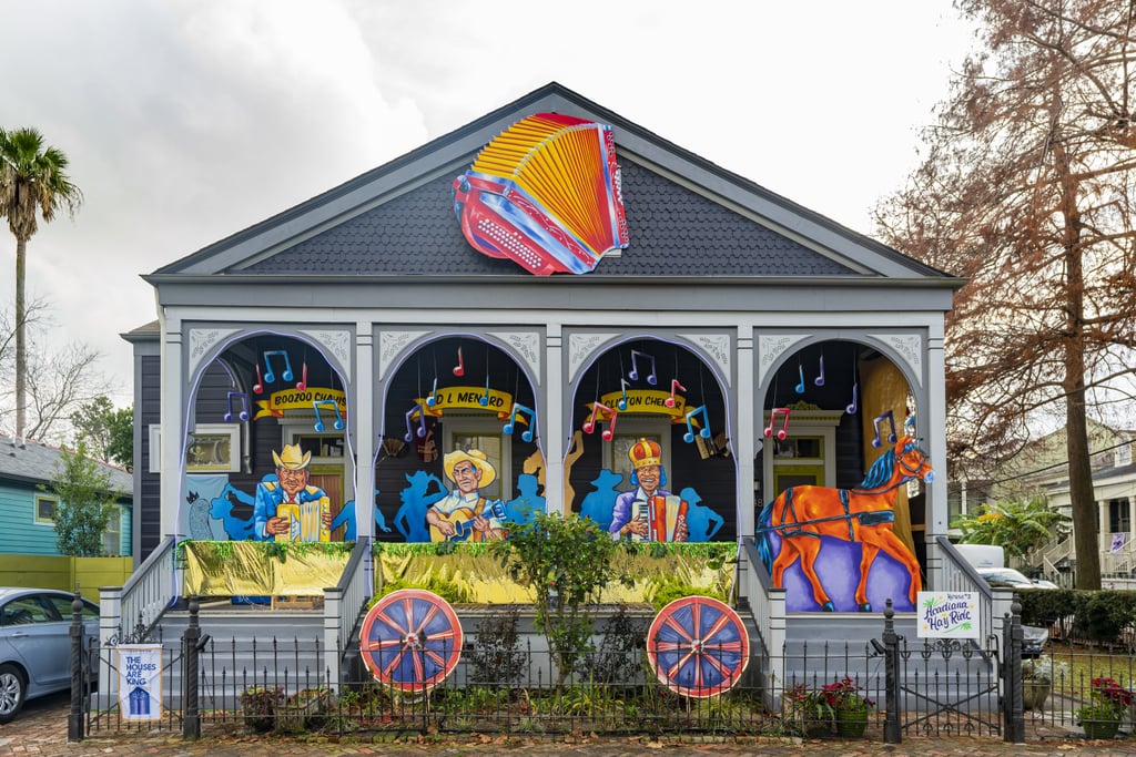 Pictures of Mardi Gras House Floats