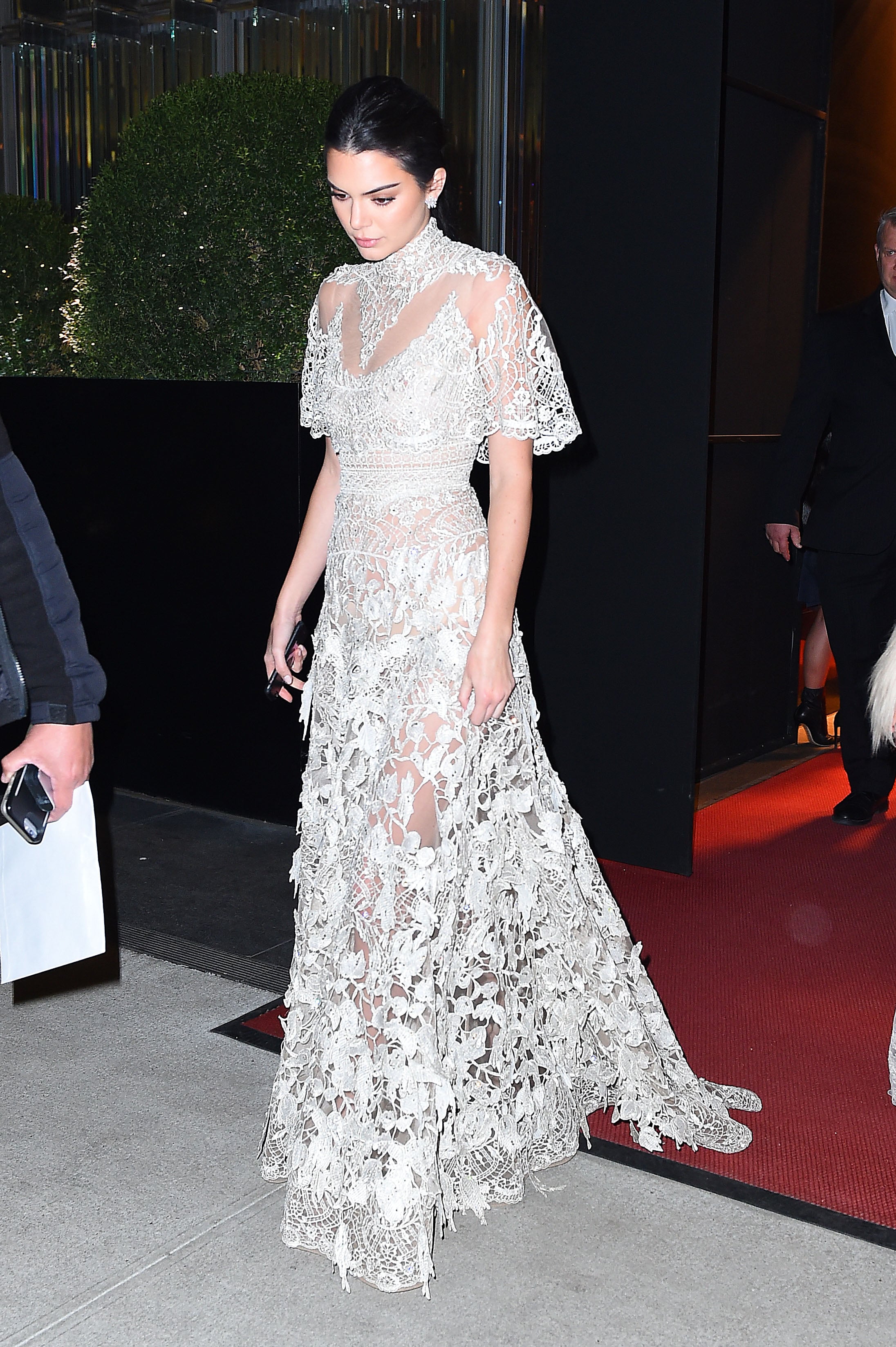 Kendall Jenner Wearing Elie Saab Jan. 2017 | PS Fashion
