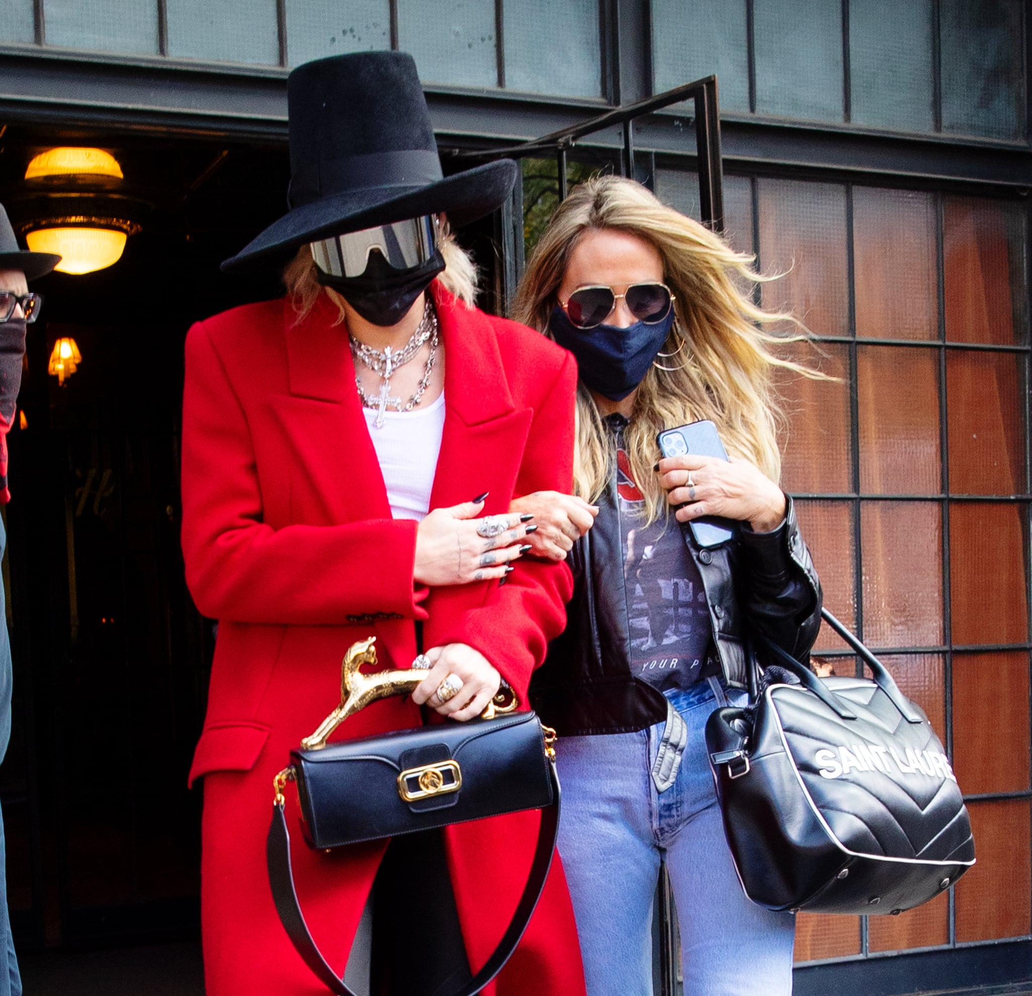 Miley Cyrus and Her Mom Tish Wear Designer Looks in New York | POPSUGAR  Fashion UK