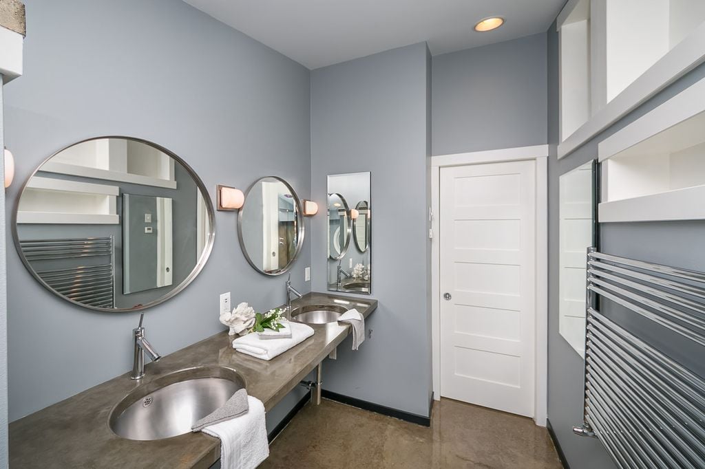 Michael Phelps Sells Baltimore Townhouse