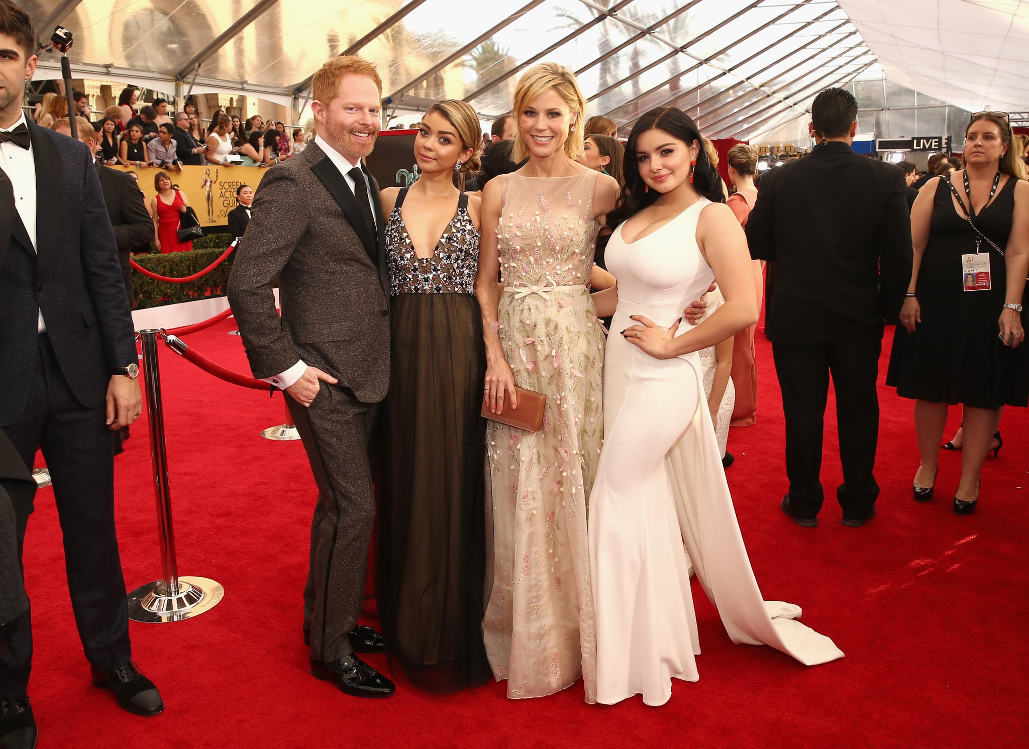 Jesse Tyler Ferguson Sarah Hyland Ariel Winter And Julie Bowen