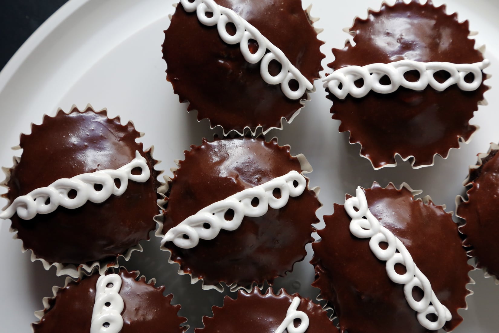 Diy Hostess Cupcakes 50 Dark Rich And Totally Indulgent