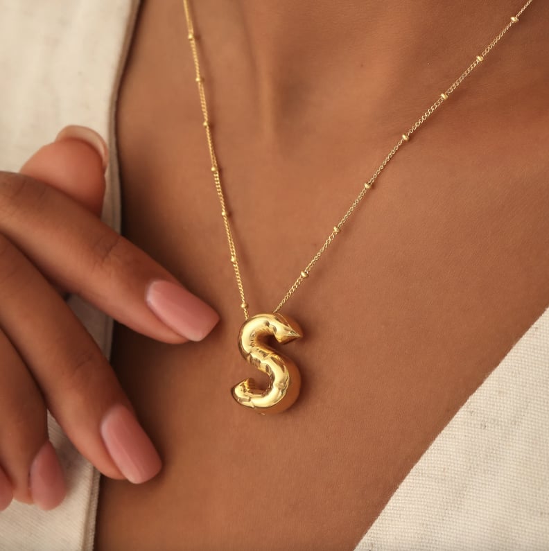 Love Letters Necklace U, Balloon letter pendant in gold