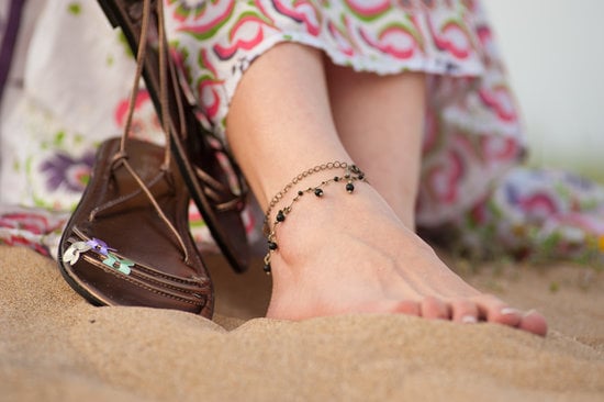 Chipped nails and a boot season seem to go hand in hand. But with this 10-minute pedicure tutorial, you can easily touch up your polish during your snow day.