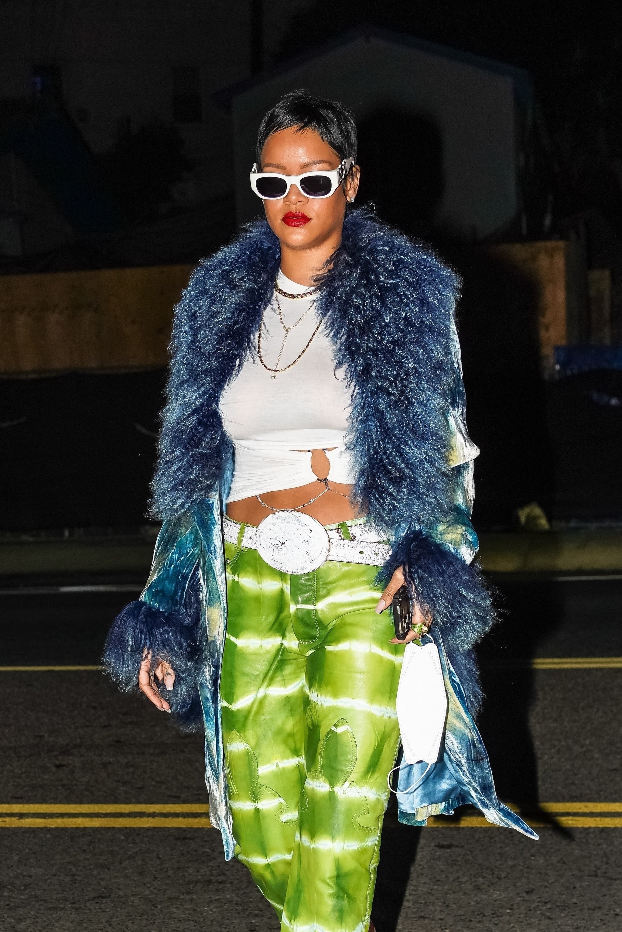 Santa Monica, CA  - Rihanna drops jaws as she shows off her new short hairstyle arriving for dinner at Giorgio Baldi in Santa Monica.Pictured: RihannaBACKGRID USA 5 MAY 2021 USA: +1 310 798 9111 / usasales@backgrid.comUK: +44 208 344 2007 / uksales@backgrid.com*UK Clients - Pictures Containing ChildrenPlease Pixelate Face Prior To Publication*