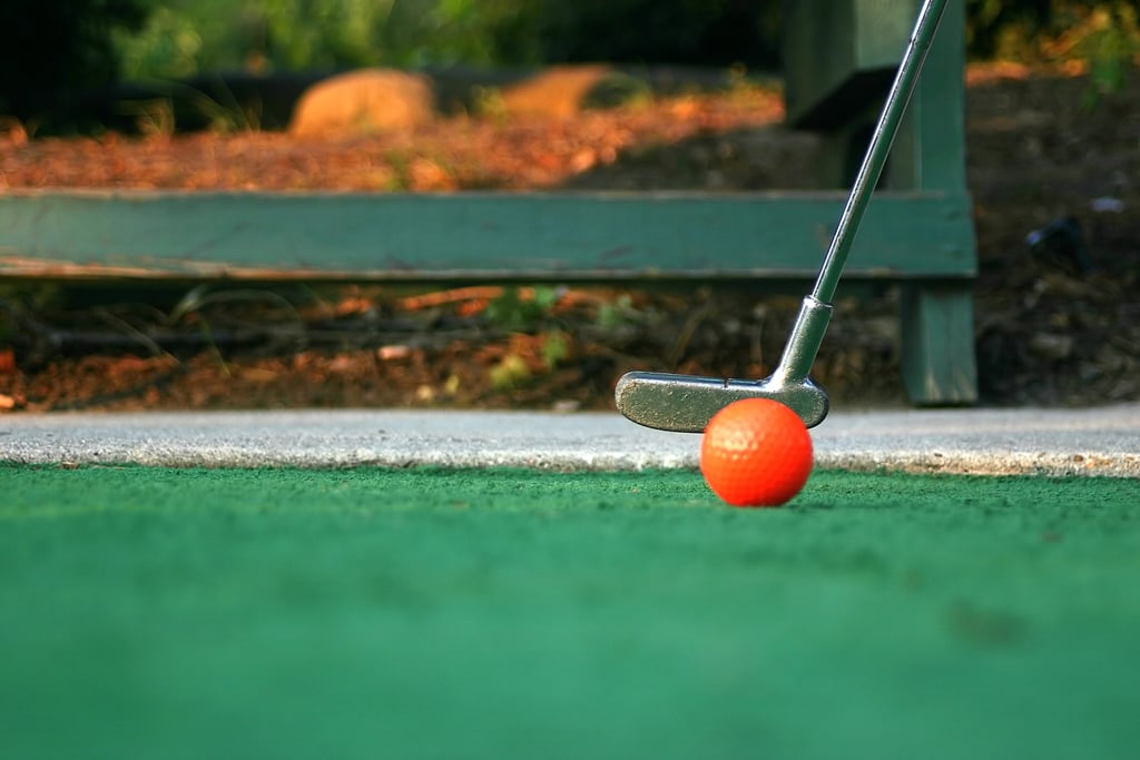 Cheap Date Idea: Go Mini-Golfing