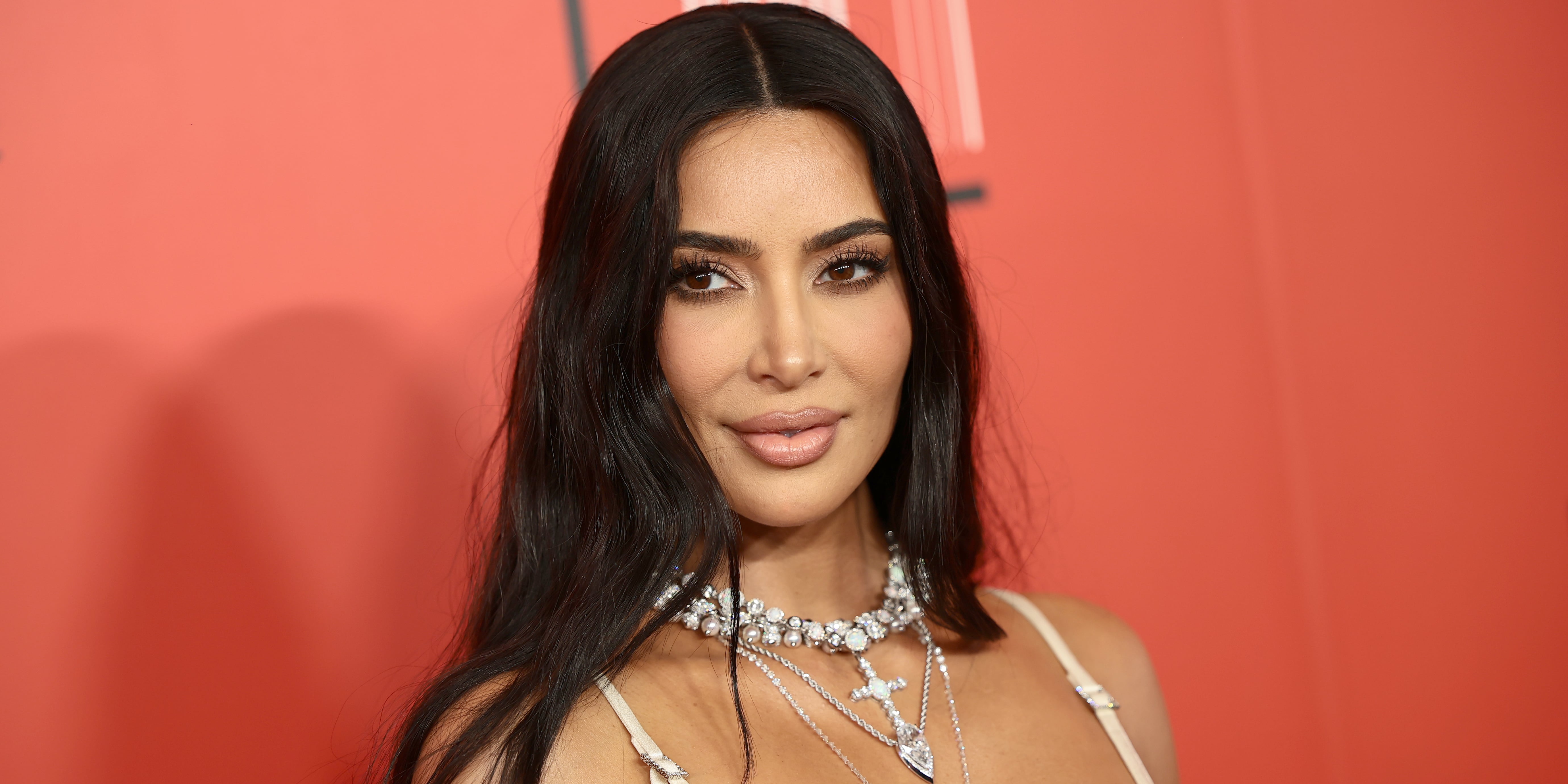 Kim Kardashian Brings Back Her Blunt Bangs - Vimarsana News