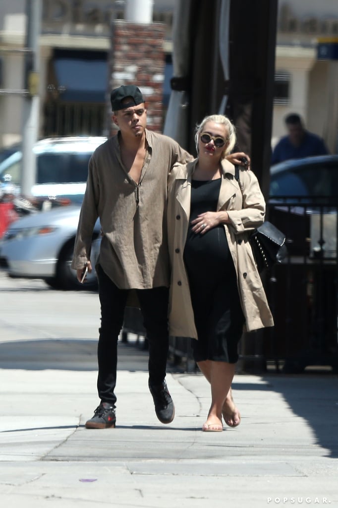 Pregnant Ashlee Simpson Kisses Evan Ross | Pictures