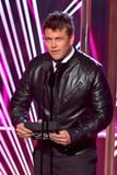 Luke Hemsworth Steals Spotlight During