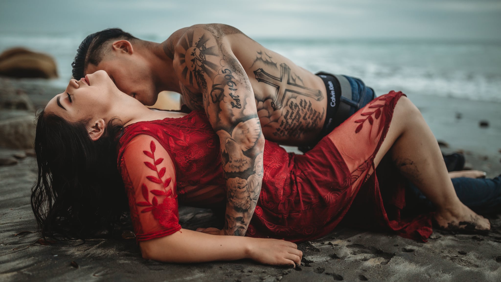 This Couple Met Right Before Taking These Sexy Beach Photos | POPSUGAR Love  & Sex Photo 46