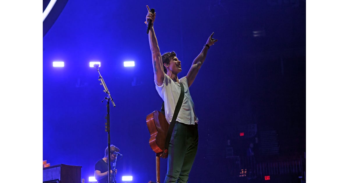 Shawn Mendes Starts North American Tour in Portland — Photos POPSUGAR