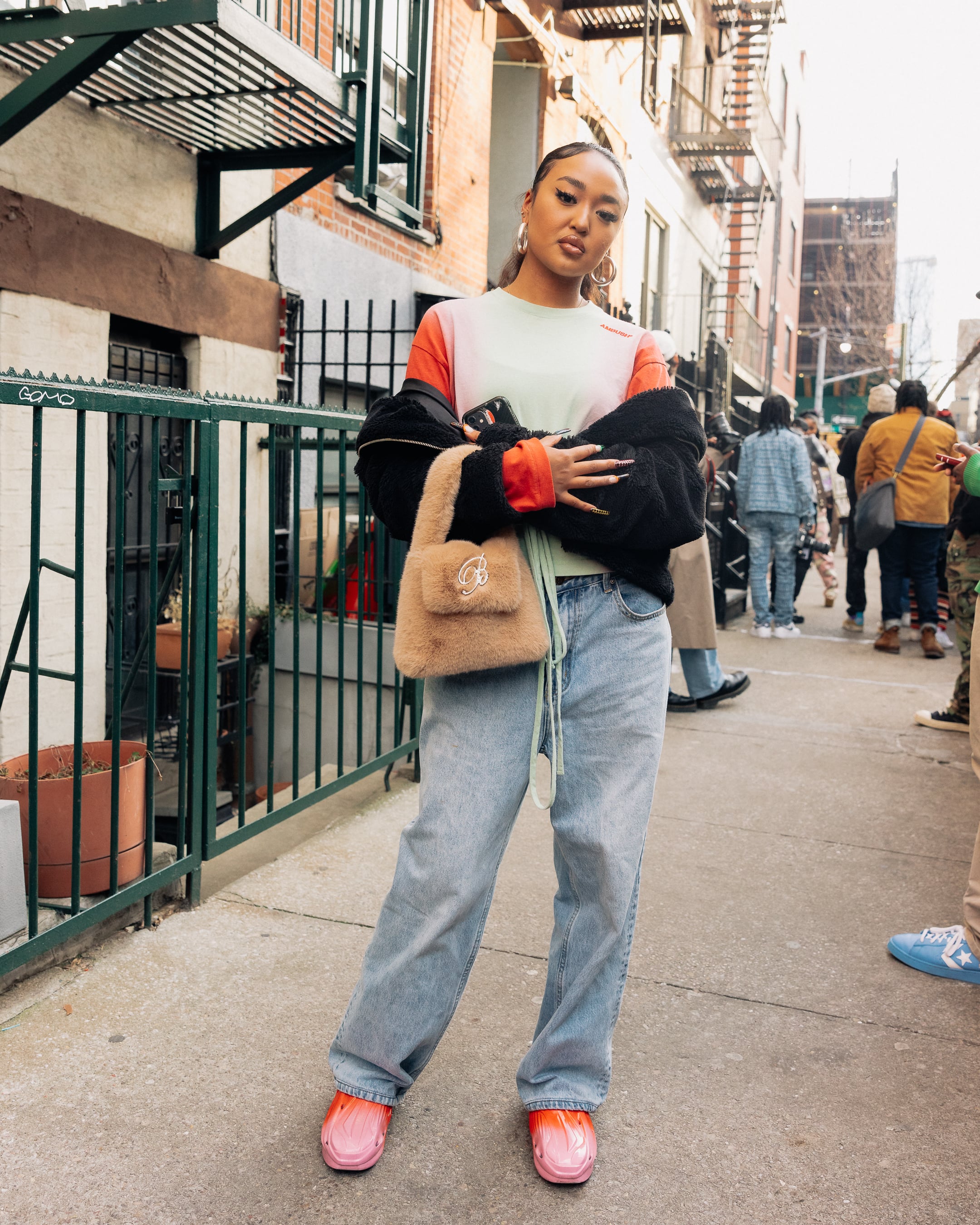 15 Tips To Pair Baggy Jeans Outfit For Your Day To Day Outings