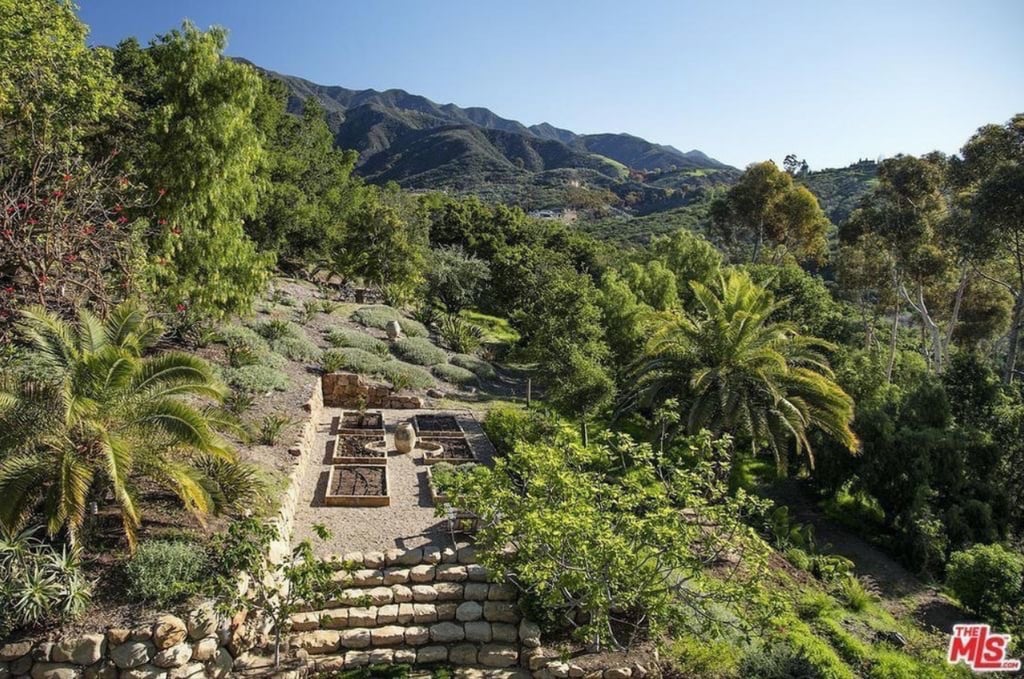 Natalie Portman Buys Santa Barbara, CA, Home