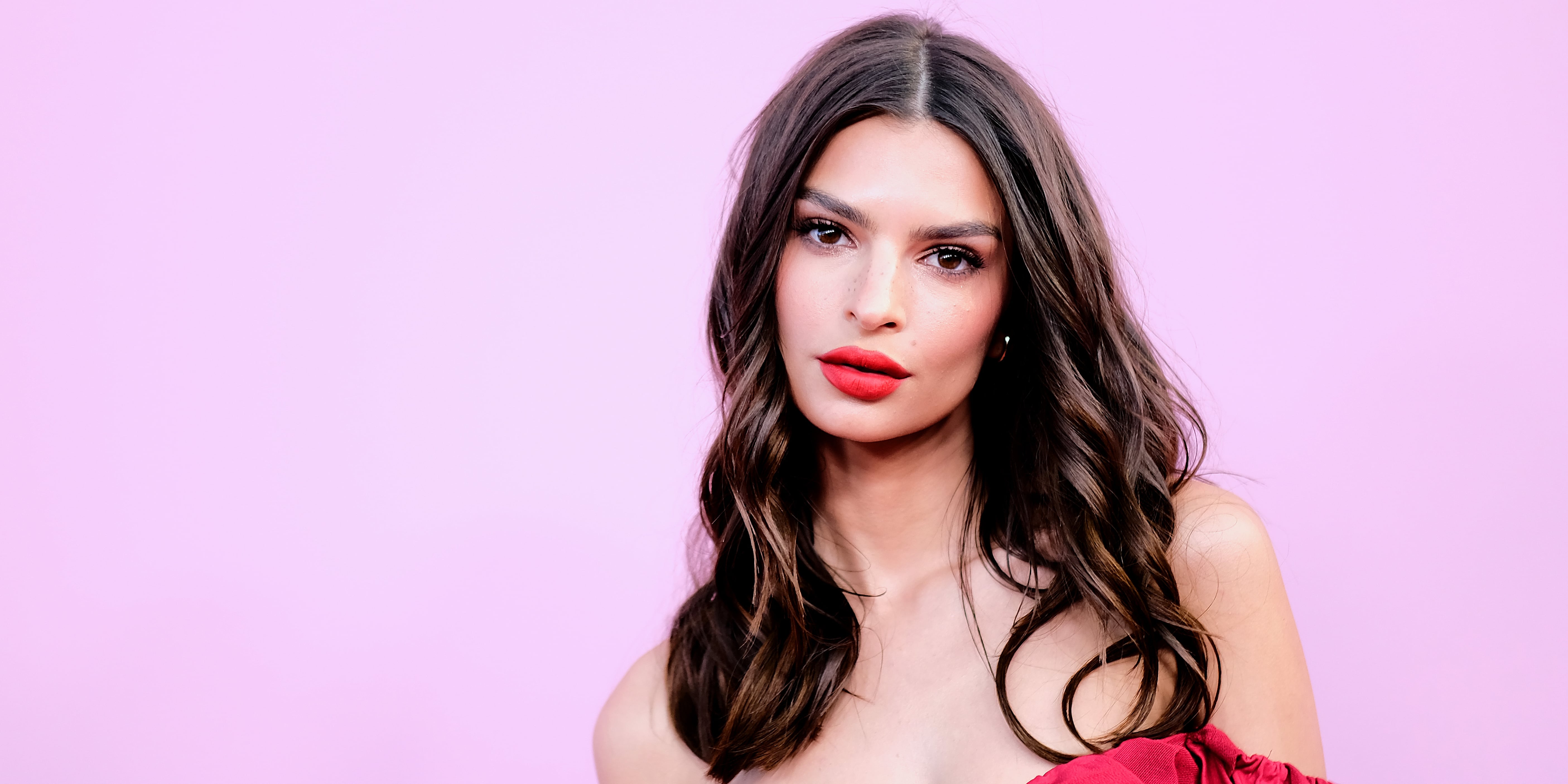 Emily Ratajkowski Wears a Pixie Haircut | PS Beauty