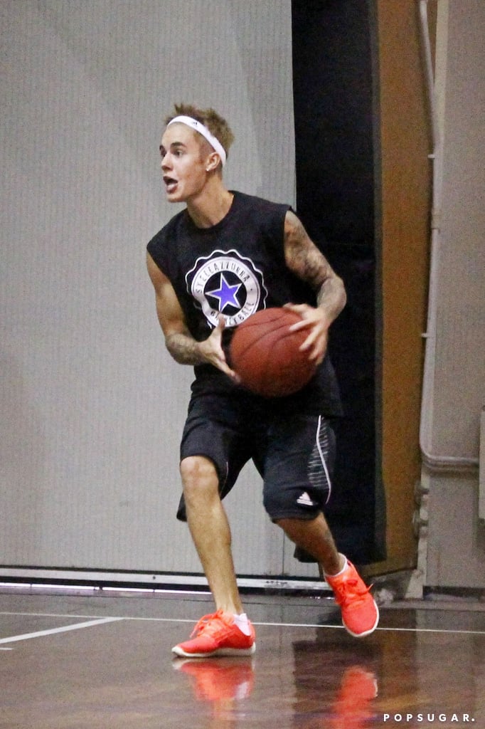 Justin Bieber showed off his basketball skills in Rome on Thursday.