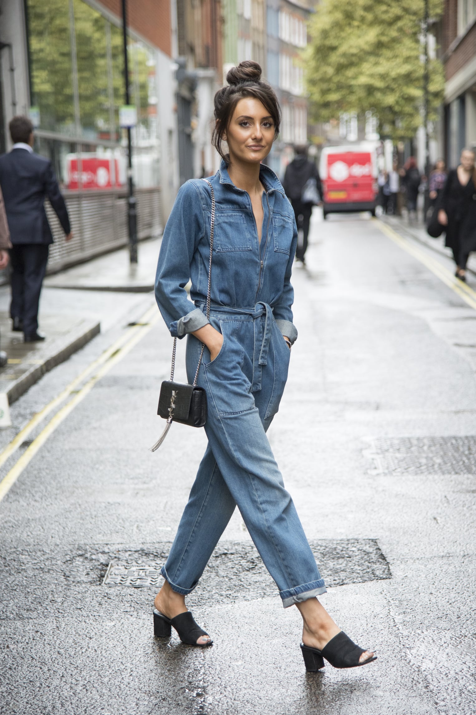 adviseren Kliniek wonder Stay Casual in a Denim Jumpsuit, and Wear It With Mules | 31 Effortless  Ways to Wear a Jumpsuit, Whatever the Occasion | POPSUGAR Fashion Photo 27