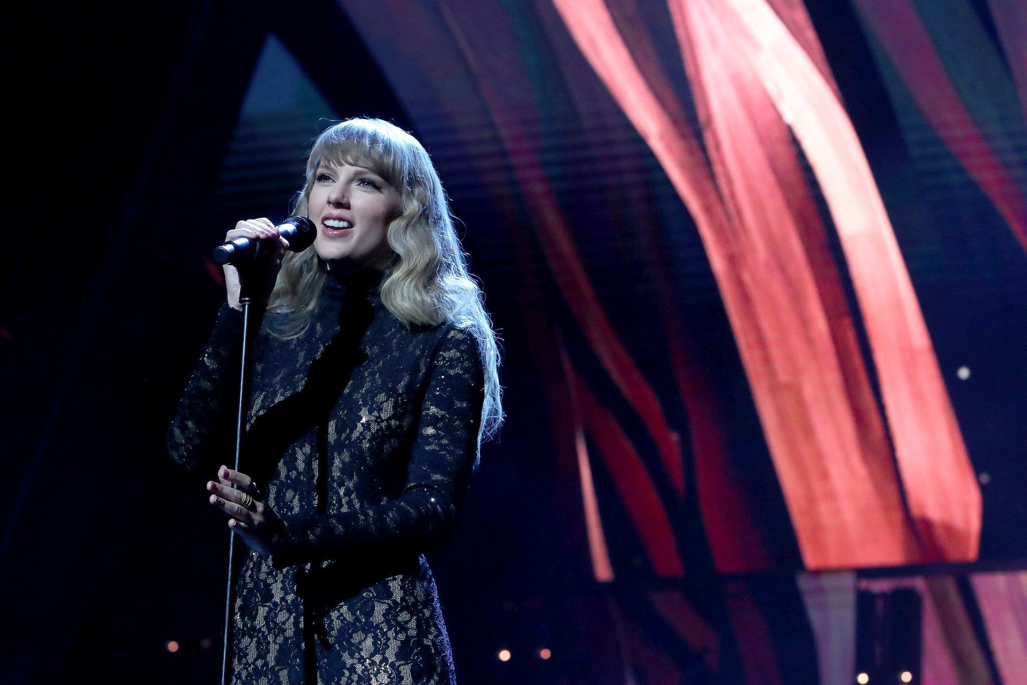 CLEVELAND, OHIO - OCTOBER 30: Taylor Swift performs onstage during the 36th Annual Rock & Roll Hall Of Fame Induction Ceremony at Rocket Mortgage Fieldhouse on October 30, 2021 in Cleveland, Ohio. (Photo by Kevin Kane/Getty Images for The Rock and Roll Hall of Fame )