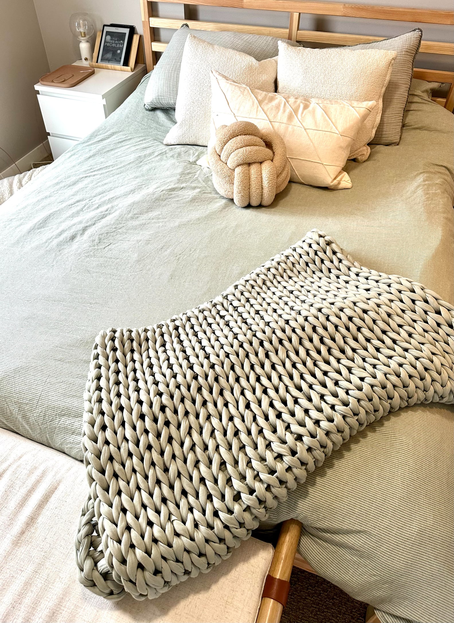 Bearaby Weighted Blanket Editor Review POPSUGAR Home