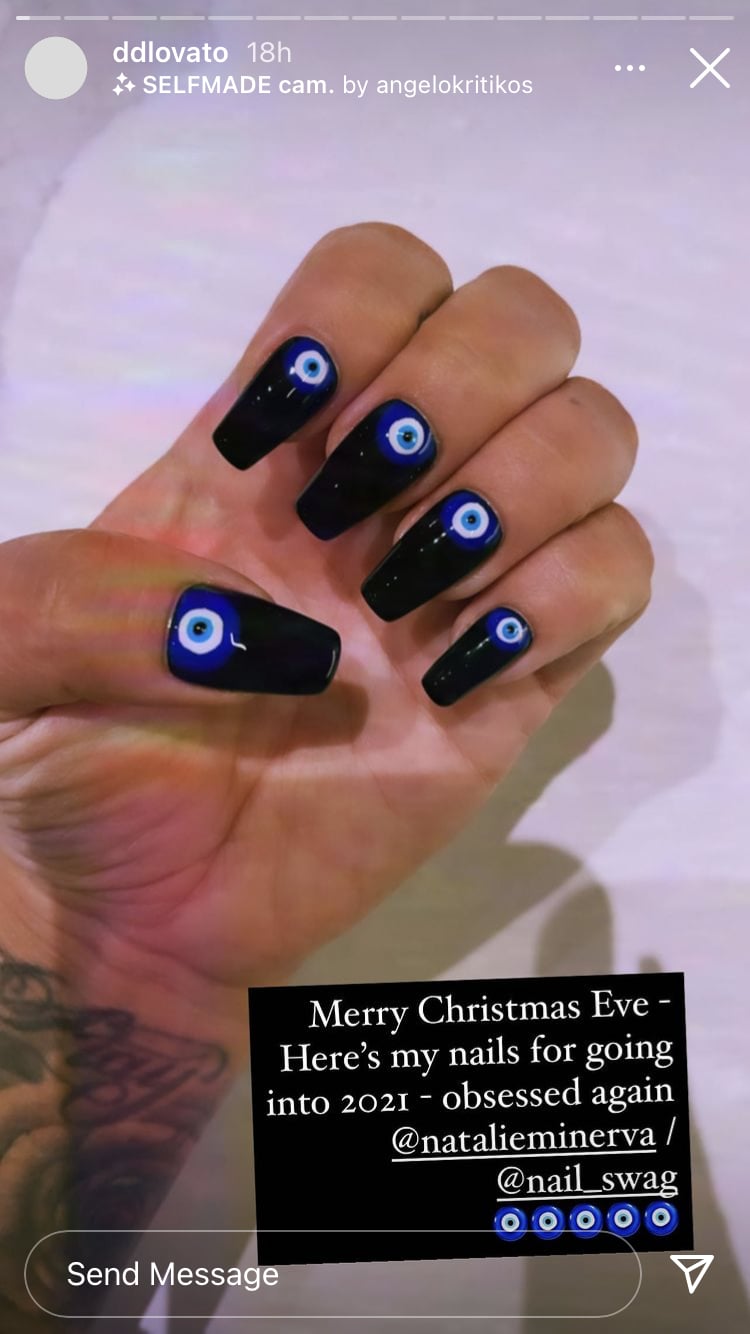 Demi Lovato's Holiday Nail Art