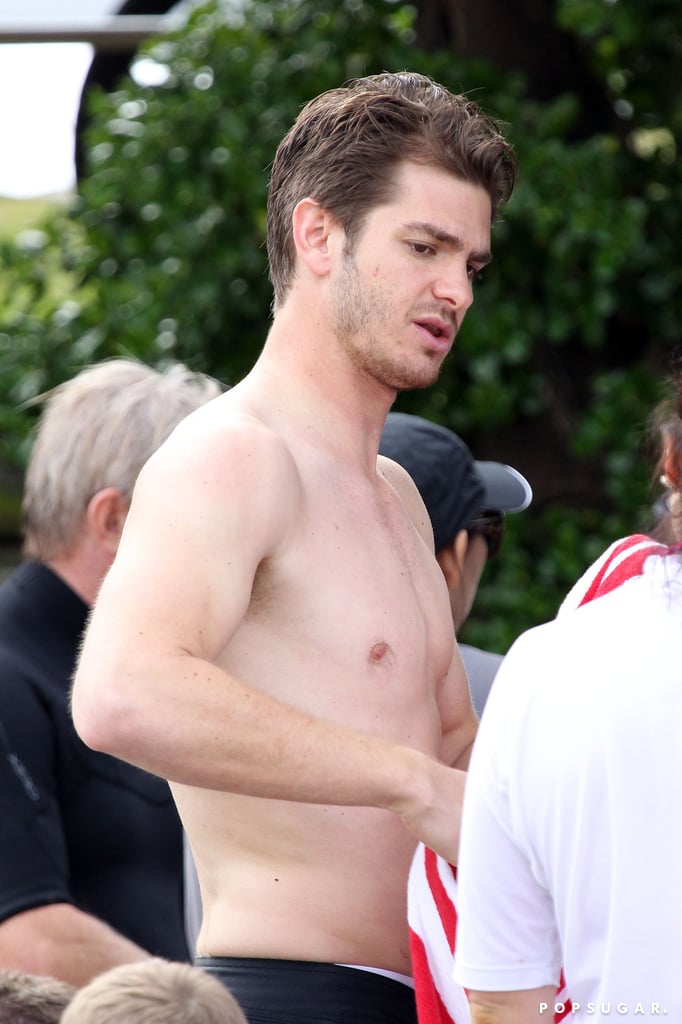 Andrew Garfield Teaching Kids With Autism to Surf | Pictures