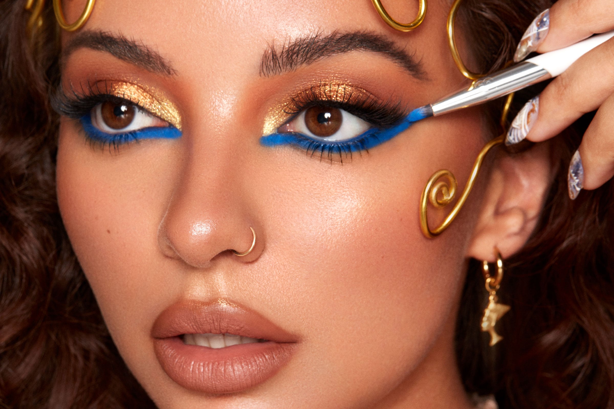 A Makeup Artist Invents the Mixing Palette We've Been Wanting All