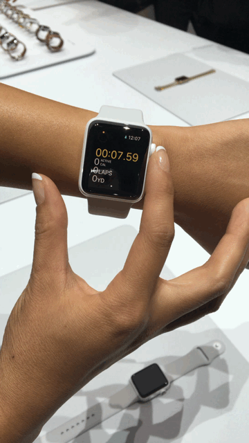 Easily empty the water in the watch in seconds.