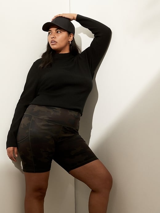 Banana Republic On the Go 7" Shorts