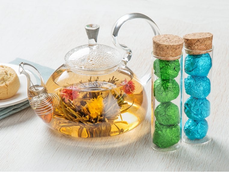 A Cozy Tea Set: Flower Pot Tea Company Blooming Tea Flowers & Teapot Set