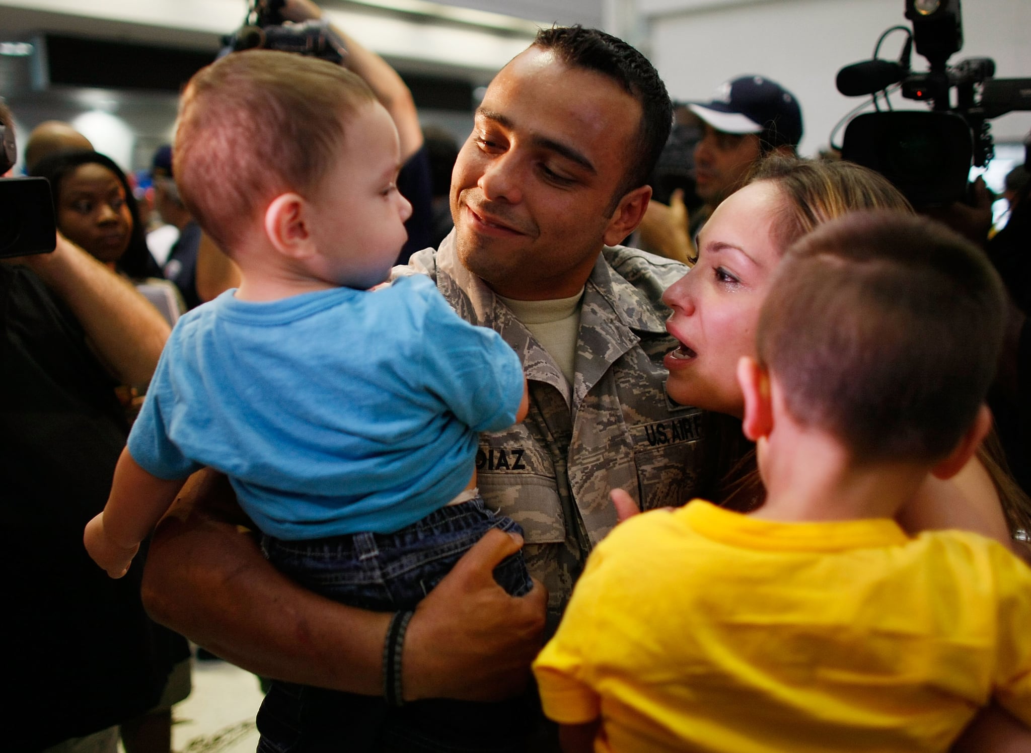Pictures Of Troops Coming Home Popsugar Love And Sex
