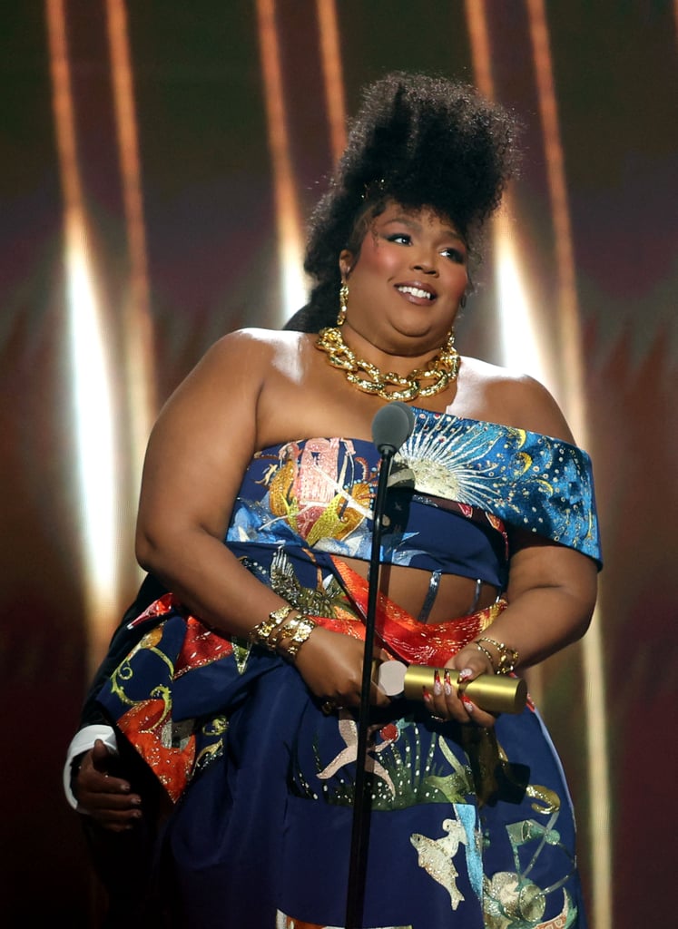 Lizzo's Fauxhawk Hairstyle at People's Choice Awards 2022